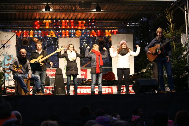 gal/2011/2011 Steeler Weihnachtsmarkt/2011 Saitentwist Steeler Weihnachtsmarkt 14.11 123.JPG